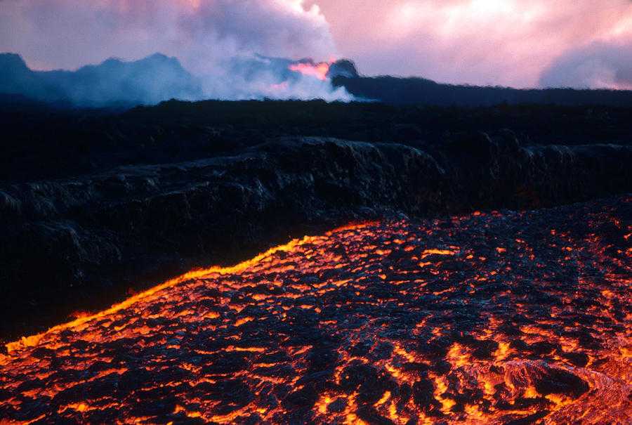 Кракатау — самое громкое извержение вулкана в истории: у свидетелей лопнули барабанные перепонки, а звук облетел планету 4 раза