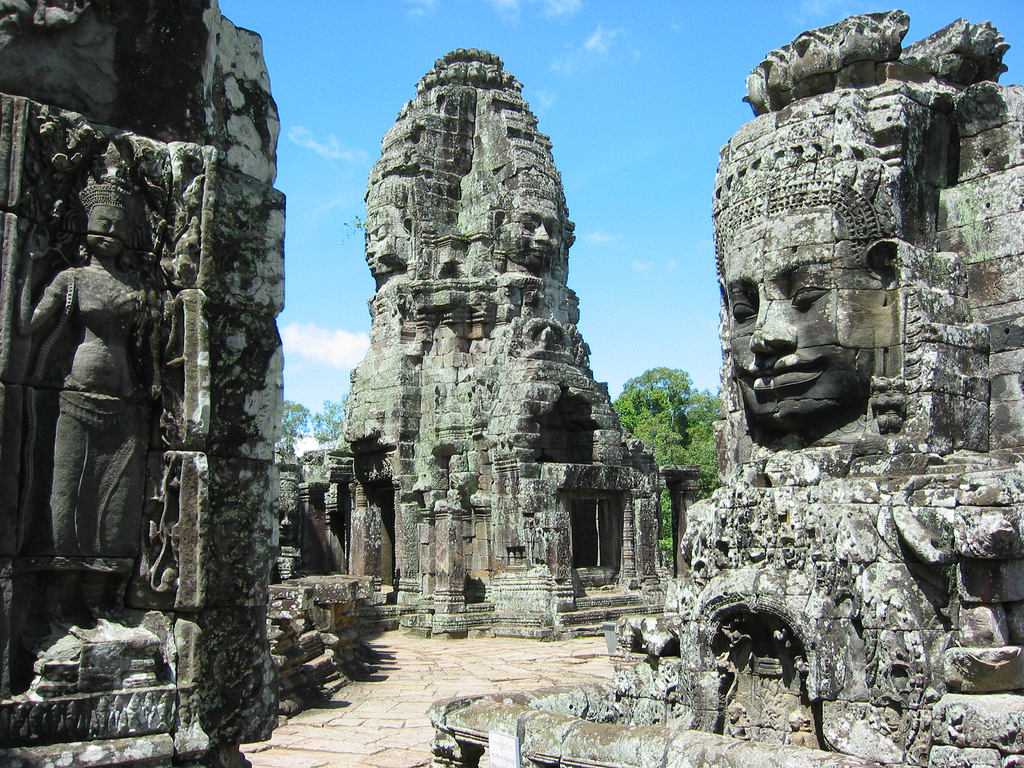 Храм байон в камбодже (ангкор). история, архитектура, как добраться, отзывы, отели рядом — туристер.ру