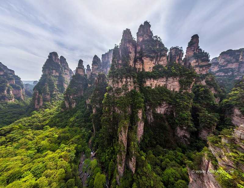 Национальные парки Китая: Национальный парк Чжанцзяцзе, Национальный парк Лушань