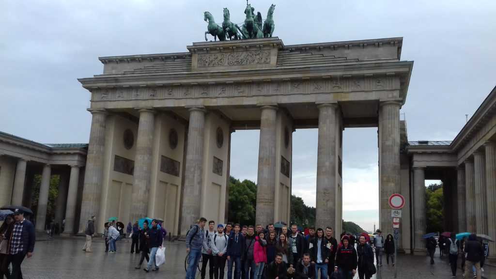 Бранденбургские ворота, или ворота мира в берлине. фото