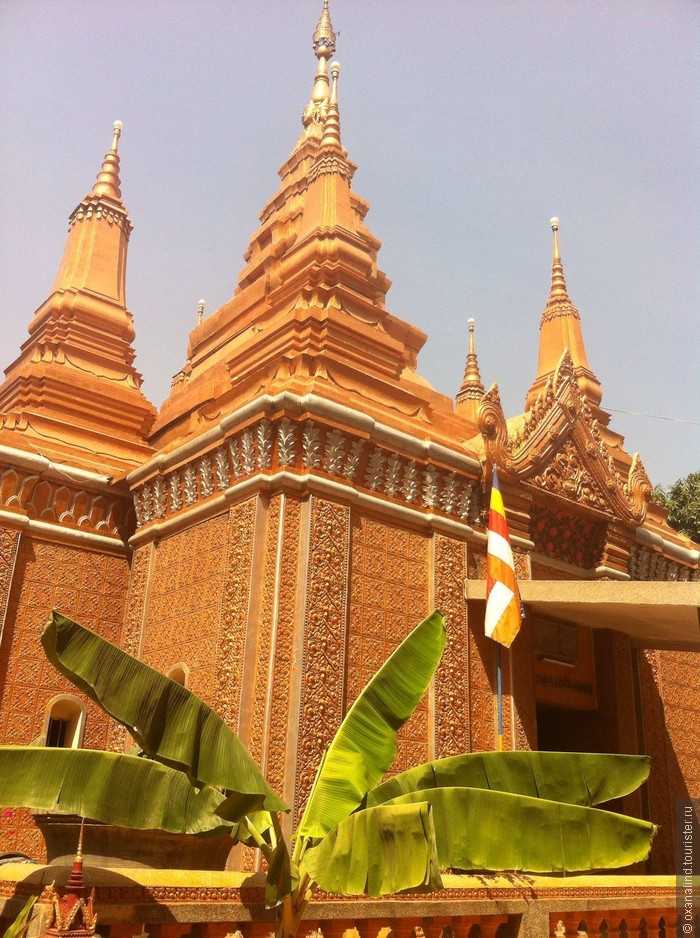Фото города Пномпень в Камбодже Большая галерея качественных и красивых фотографий Пномпеня, на которых представлены достопримечательности города, его виды, улицы, дома, парки и музеи