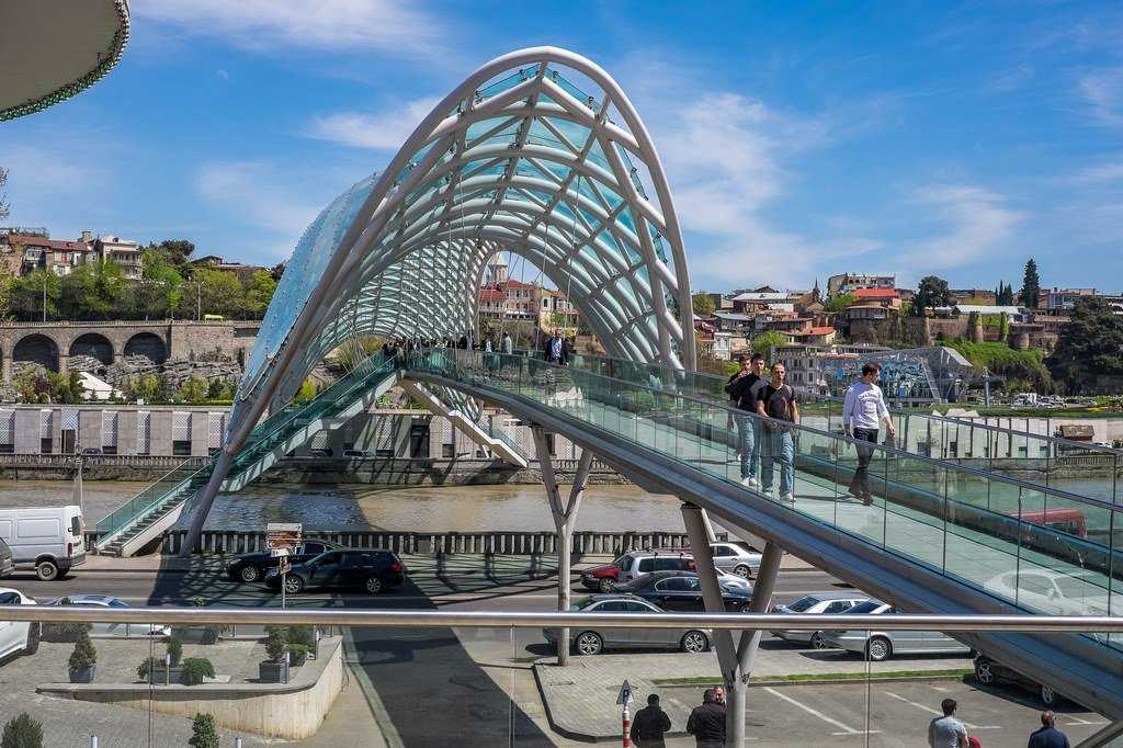 Мост метехи, тбилиси. отели рядом, история места, строение сооружения, фото, видео, как добраться — туристер.ру