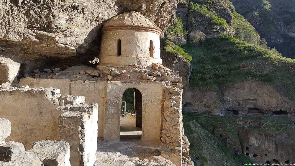 Самые красивые пещеры грузии