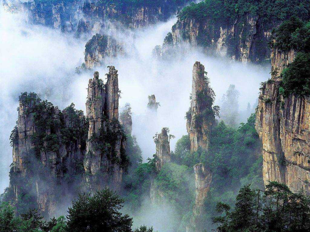 Узнай где находится Национальный парк Чжанцзяцзе на карте Китая (С описанием и фотографиями) Национальный парк Чжанцзяцзе со спутника