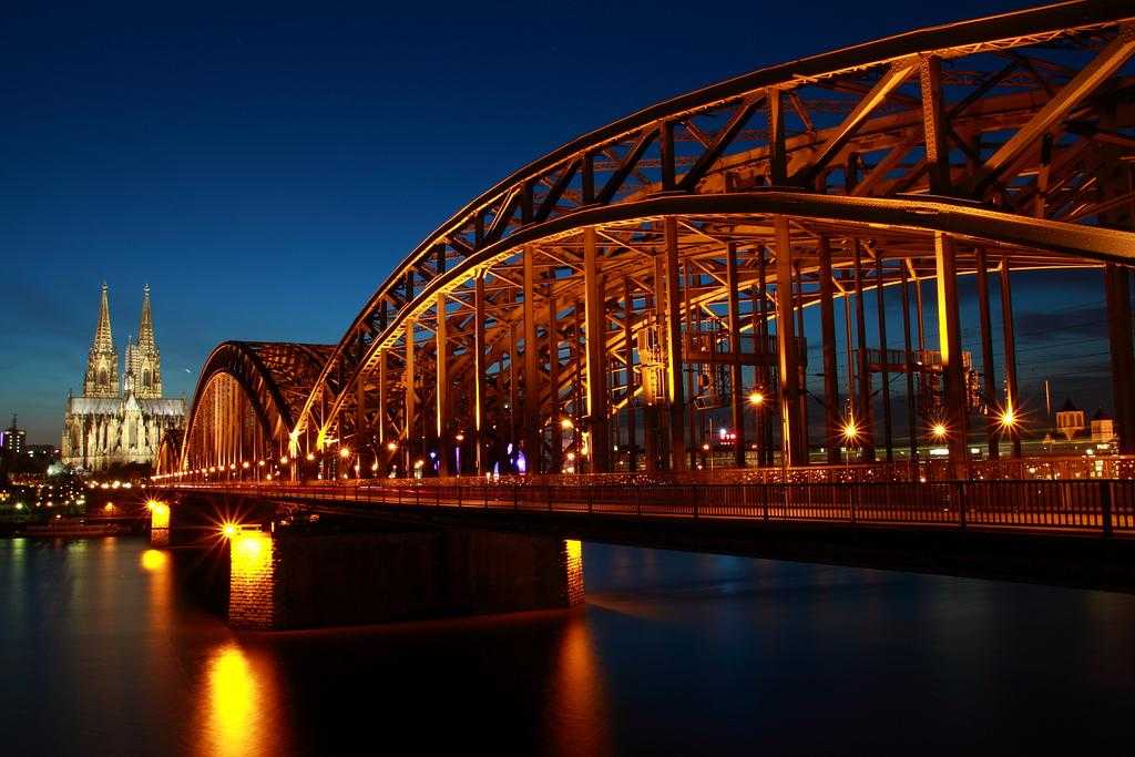 Мост обербаумбрюкке (oberbaumbrücke)