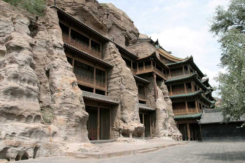 Пещерный храм лунмэнь, китай — обзор