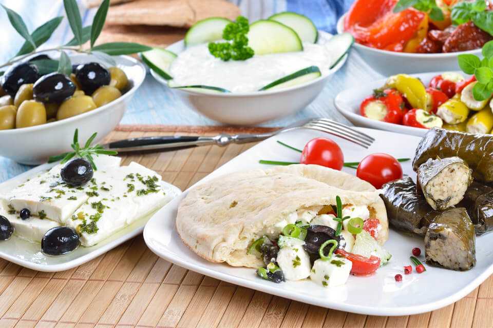 Что из еды нужно попробовать в греции – 10 традиционных блюд
