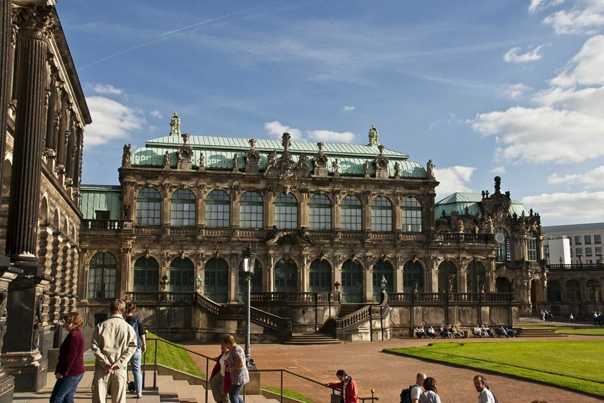 Узнай где находится Дрезденская картинная галерея на карте Дрездена (С описанием и фотографиями). Дрезденская картинная галерея со спутника