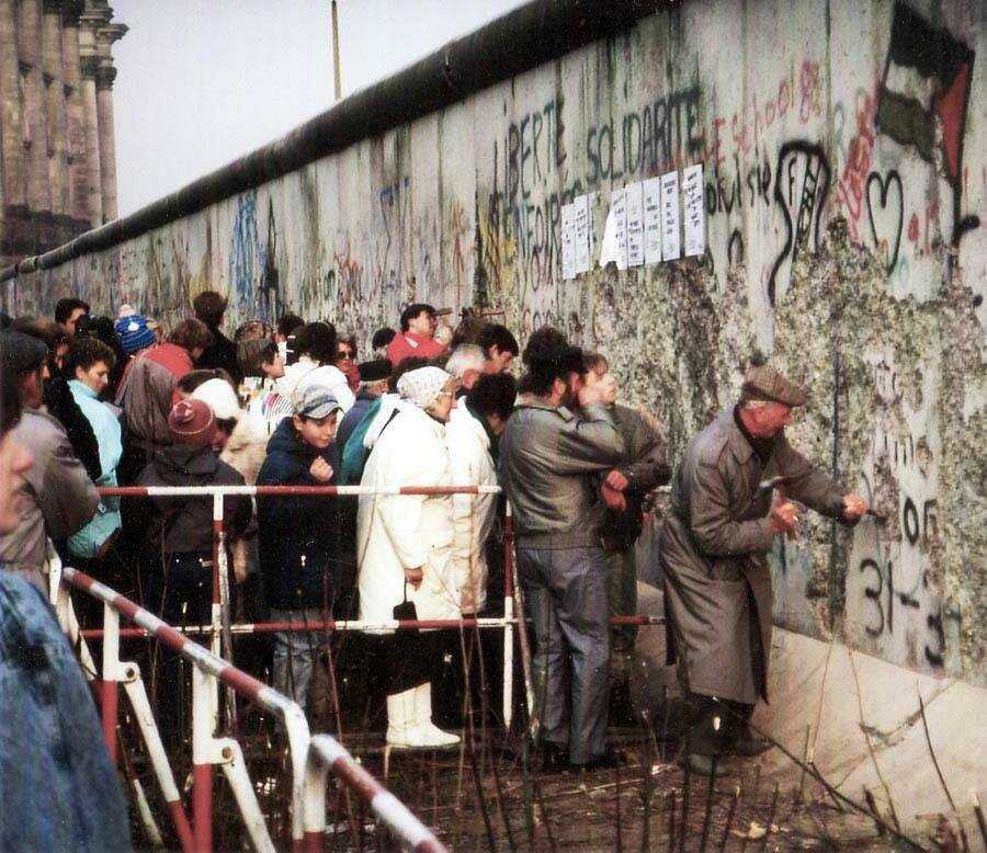Берлинская стена ️ история строительства и возведения границы между гдр и фрг, общая протяженность, причины падения сооружения, интересные факты