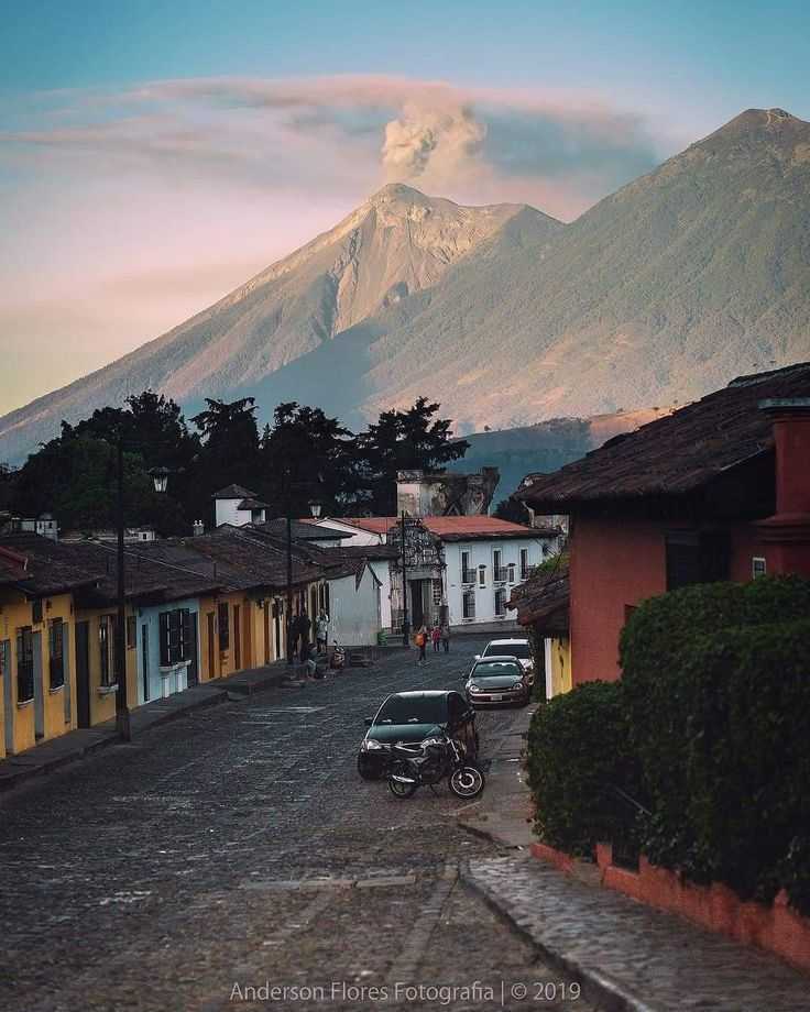 Прогноз погоды в Антигуа-Гватемале на сегодня и ближайшие дни с точностью до часа. Долгота дня, восход солнца, закат, полнолуние и другие данные по городу Антигуа-Гватемала.