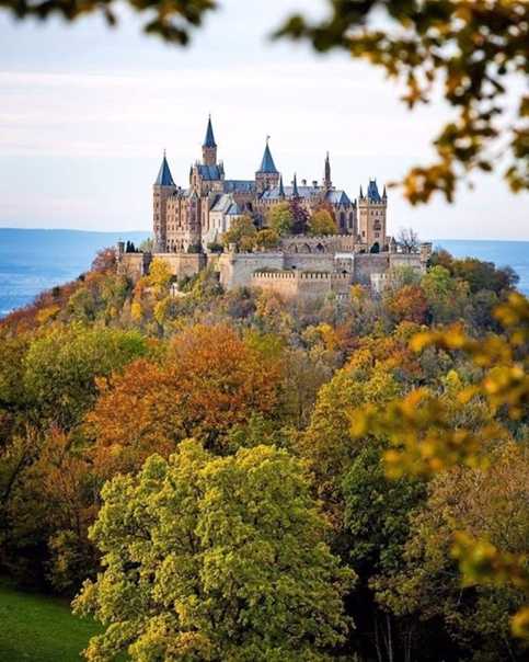 Чем знаменит замок гогенцоллерн? (германия)