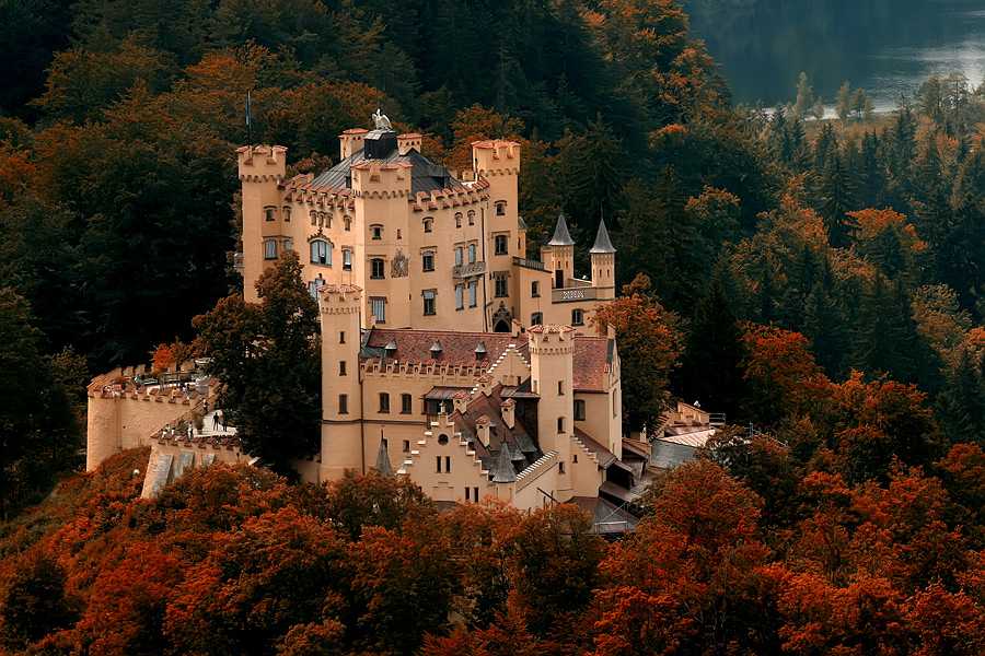 Замок хоэншвангау в баварии – королевская резиденция на скале