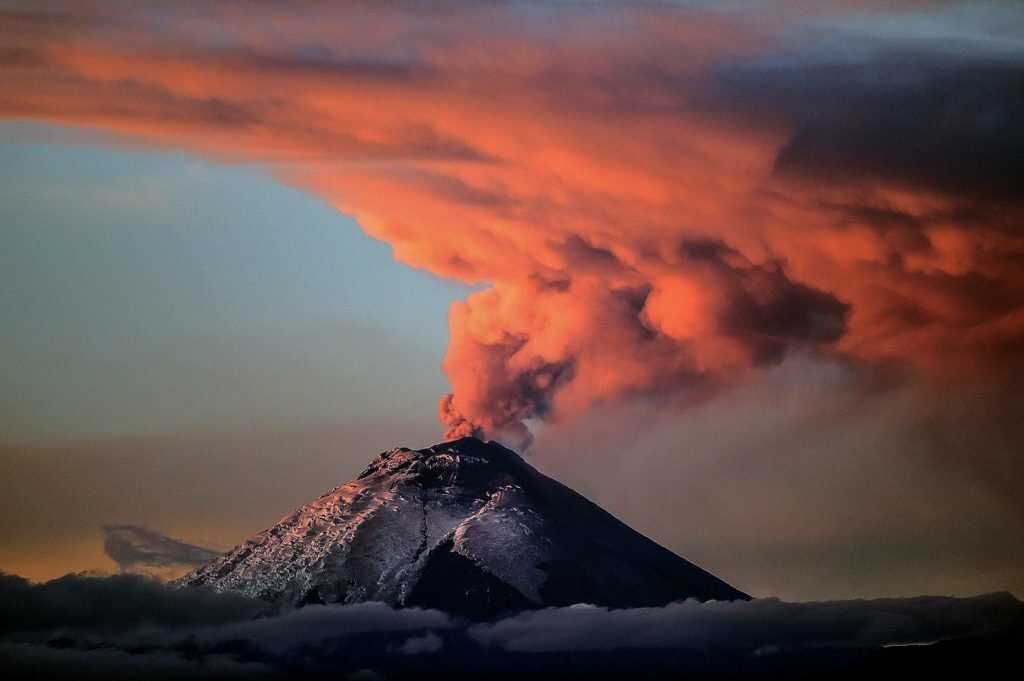 Самые высокие вулканы в мире. список и местонахождение самых крупных действующих вулканов мира
