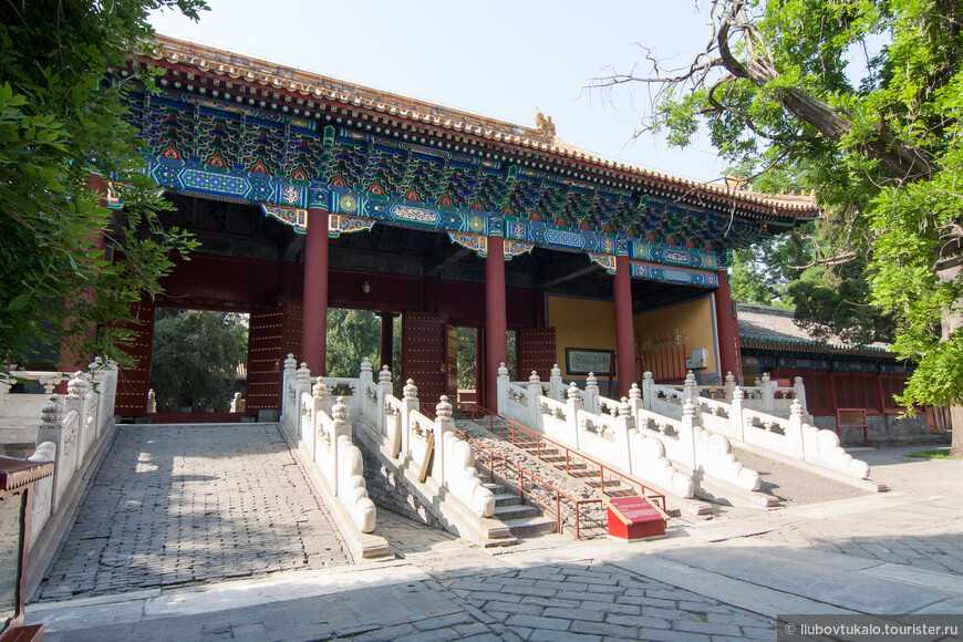 Ламаистский монастырь юнхэгун в пекине