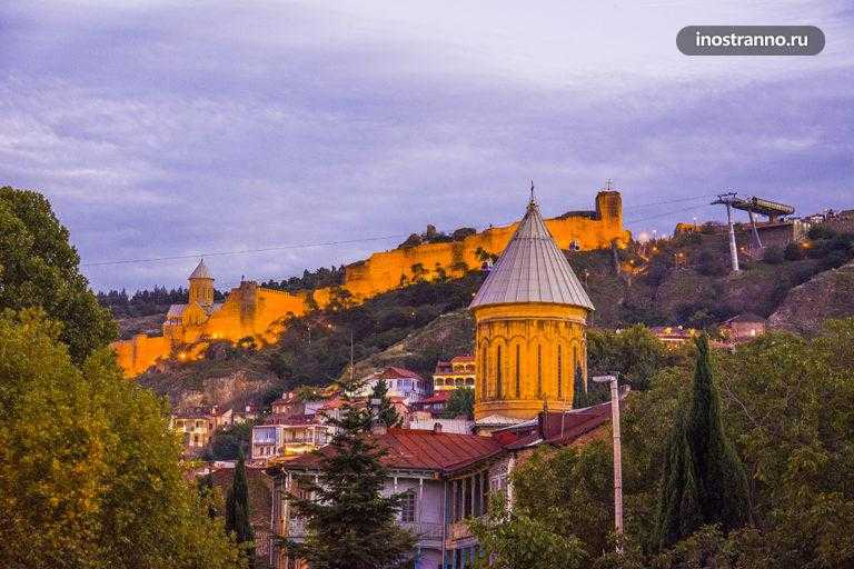 Гора мтацминда в тбилиси (mtatsminda)