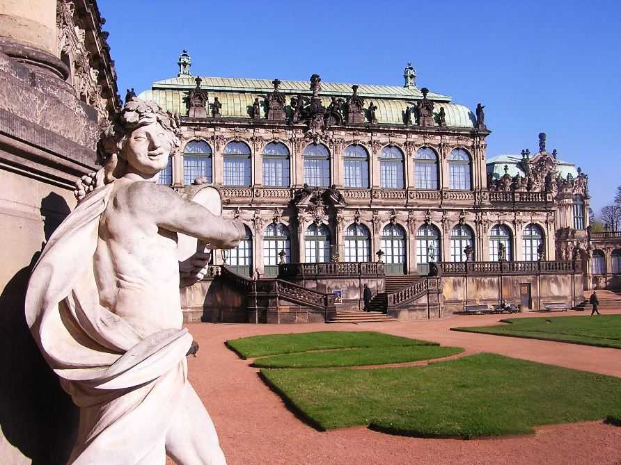 Узнай где находится Дрезденская картинная галерея на карте Дрездена (С описанием и фотографиями). Дрезденская картинная галерея со спутника